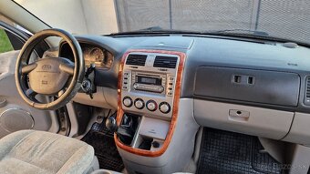 Predám KIA Carnival - 4