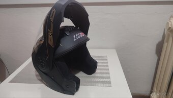 Nová vyklápacia prilba - 4