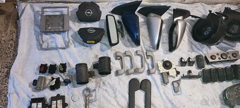 Predám náhradné diely Opel VectraC/Saab - 4