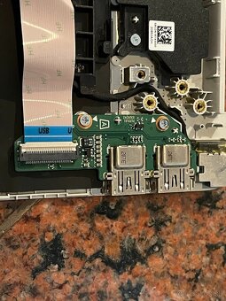 Predám dosku z HP laptopu + priložené diely - Ryzen 5 550u - 4