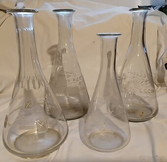 Sklenene stare karafy - 4