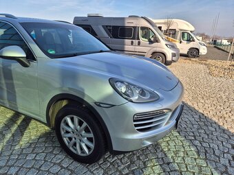 Porsche cayenne 3.0 TDI plná výbava - 4
