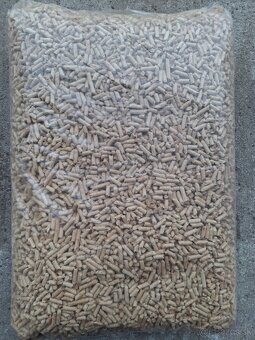 Drevené pelety a brikety - 4