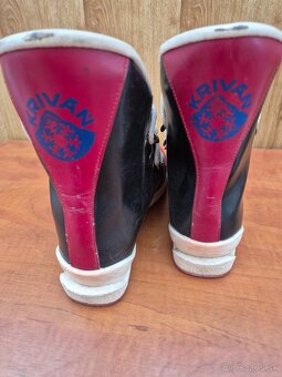 Retro staré lyžiarky - 4