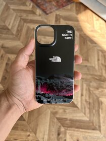 The North Face kryt na iPhone 12, iPhone 13 a iPhone 14 - 4