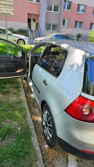 VW Golf 1.4 benzín, 55 kW – r. 2004 – - 4