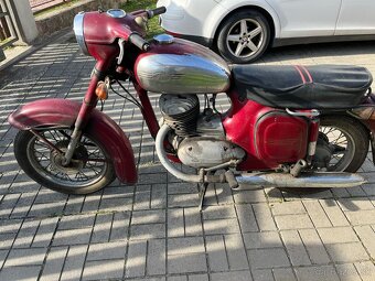 Jawa 250 - 4