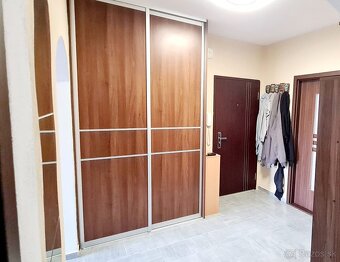 Zrekonštruovaný 3-izbový byt s parkovacím miestom v Žiari na - 4