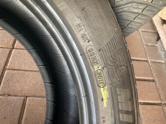 Predám celoročne pneu Michelin R17 - 4