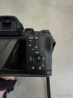Sony Alpha A7 II telo - 4