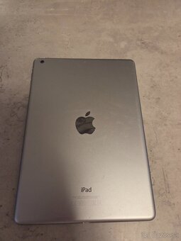 Apple iPad Air - 4