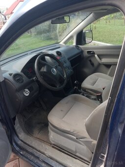 Predám VW Caddy 1.6 benzín - 4