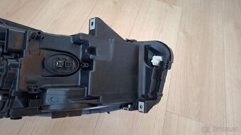 Bmw f10/f11 svetlo - 4