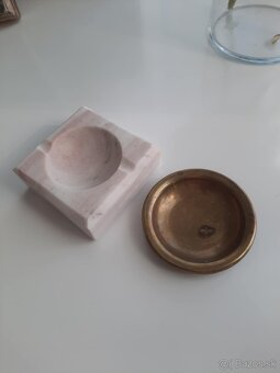 Starý popolník z mramoru - 4