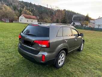 Kia Sorento 2.2 CRDI 4x4 A/T6 RV2015 - 4
