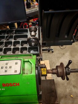 vyvažovačka Bosch WBE 4440 S10 - 4