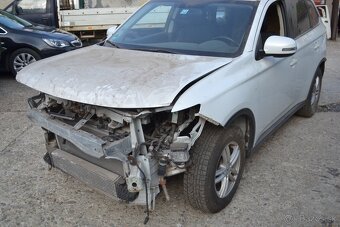Mitsubishi Outlander III 2.2 DID automat - rozpredám - 4