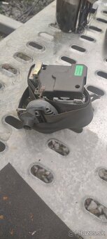 spolujazdcov bezpečnostný pás na škoda Fabia rok 2004 - 4