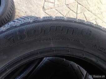 Predám peum r16 205/55 zimné 5/6,5mm - 4