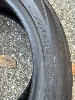 Goodride 235/45 r18 - 4