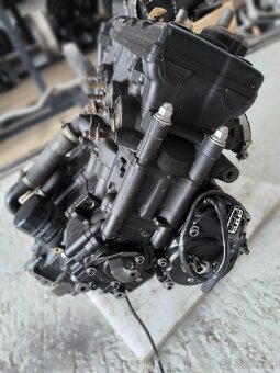 Yamaha R1 2007-2008  motor - 4