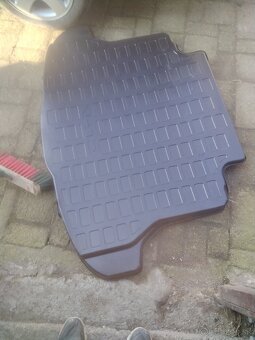 Predám stredné plato do kufra honda crv 3 - 4