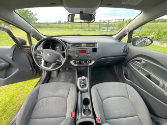 Kia Rio - 4
