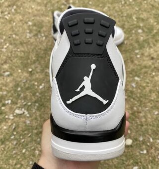Nike Air Jordan 4 Retro Military Black - 4