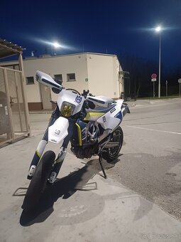 Husqvarna 701 super moto - 4