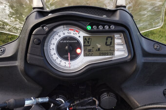 Suzuki DL650A V-Strom 2012 - 4