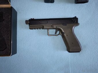 Airsoftová pištoľ SSE18 - 4