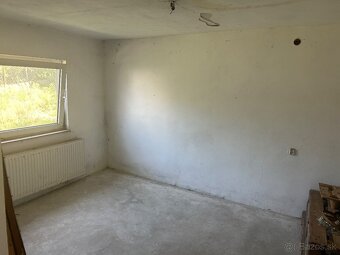 Predám 4izbový rodinný dom, Školská ul. - Handlová - 4