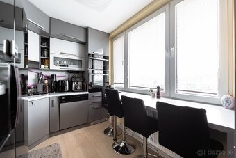 Exkluzívne na PREDAJ moderný 3 izbový byt blízko centra - 4