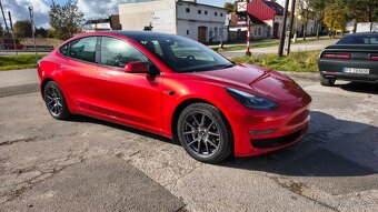Tesla 3 Long Range Refresh 2021 - 4