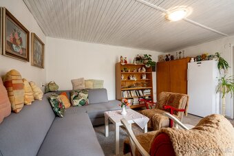 Pokoj vidieka, výhody mesta – Rodinný dom v Novej Bani na pr - 4