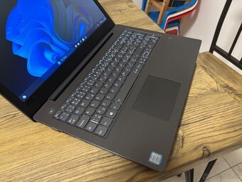 15.6"/Lenovo Notebook/i5-8250/4GB RAM/256GB SSD/Intel HD 2G - 4