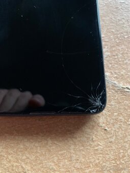 Pridám motorola G8 - 4