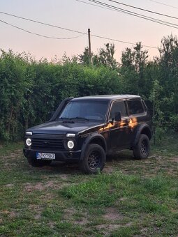 Lada niva . 4x4. - 4