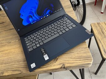 Lenovo/Notebook/i3-1005G1/8GB RAM DDR5/128GB NvMe SSD/Modrá - 4