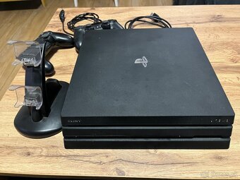 PS4 pro - 4