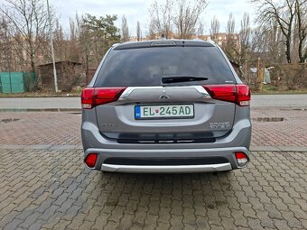 Mitsubishi Outlander 2.0 PHEV 4x4 - 4