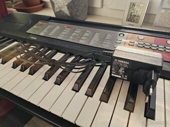 Yamaha F50 klávesy + stojan + plachta - 4