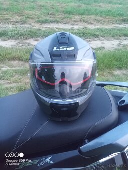Výklopná moto prilba LS2 - 4