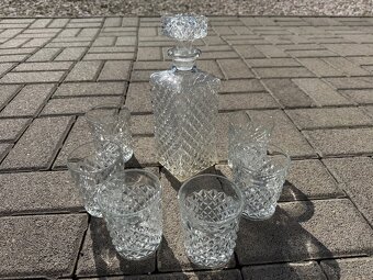 Karafa s pohárikmi - 4