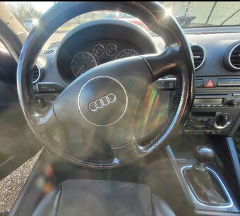 Predám na audi a3 8p kapotu volant a budíky - 4