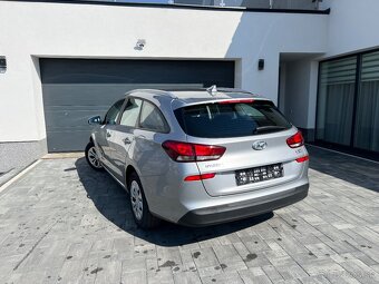 Hyundai i30 Combi 1.5 DPI 80kw r. 2022 - 4