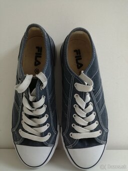 FILA - 4