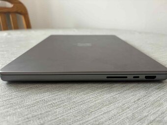 Apple macbook M1 PRO - 4
