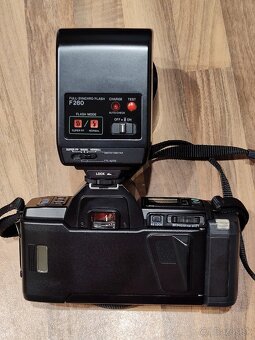 Kinofilm Olympus OM 77 AF + příslušenství - 4