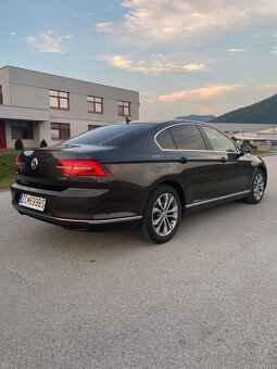 VW Passat, manuál, 141 xxx km, highline, BEZ ad blue - 4